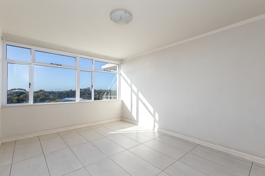 To Let 2 Bedroom Property for Rent in Green Point Western Cape
